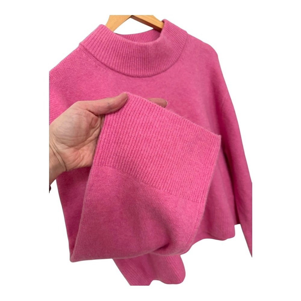 J. CREW | $118 Chunky Crewneck Sweater in Supersoft Yarn in Pink, Size Large - Picture 4 of 8